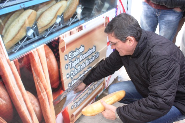 İnsansız Ekmek Ve Gazete Büfesi