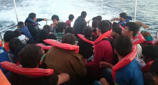 145 göçmen kurtarıldı 1 göçmen kaçakçısı yakalandı