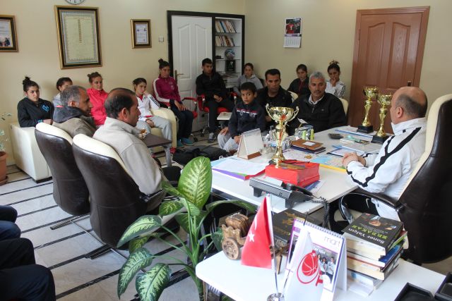 Erim, Atletizmde Zirve Yapan Atletleri Tebrik Etti