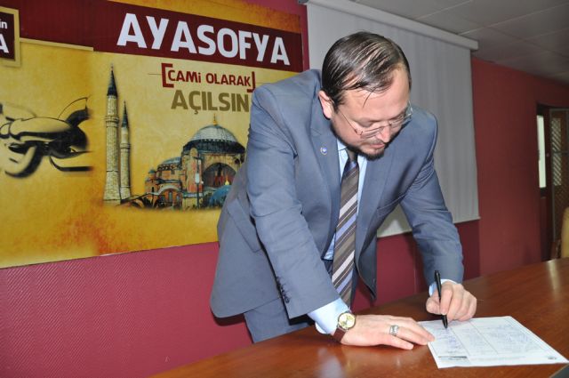 Agd Ayasofya'nın Zincirlerini İmza İle Kıracak