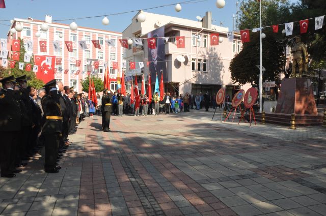 İpsalada Cumhuriyet Bayramı Törenlerle Kutlanıyor