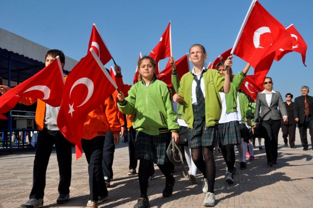 Aliağa'da Cumhuriyete Yakışır Kutlama