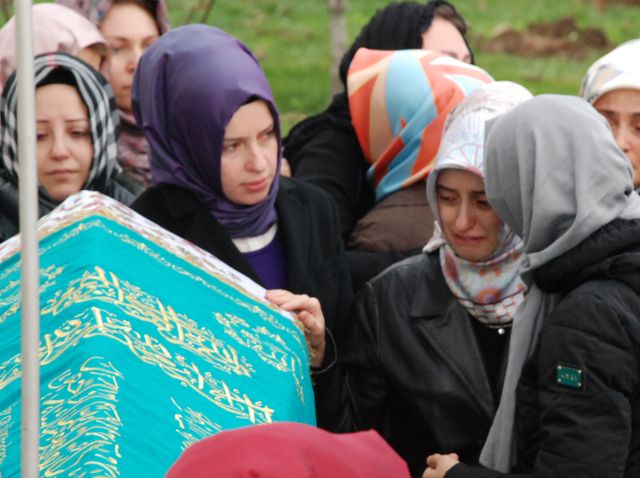 Nermin Negiş Son Yolculuğuna Göz Yaşları İle Uğurlandı