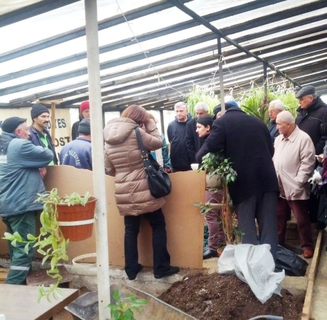 Kartal Belediyesinden Tema Vakfına Kırmızı Solucan