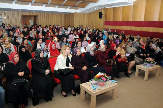 Prof. Dr. Nevzat Tarhan: kadın Erkek Eşit Değil Farklıdır