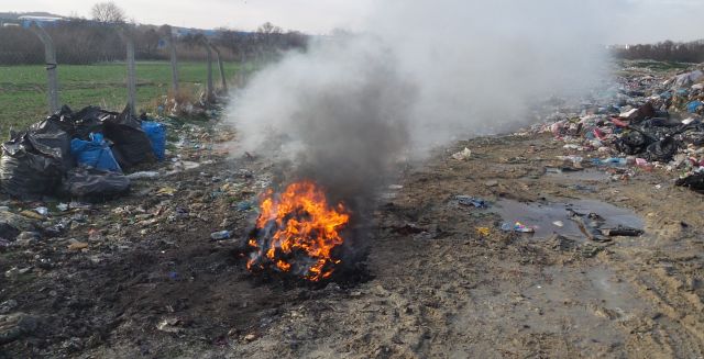 Vali Emrediyor Herkes Bildiğini Okuyor