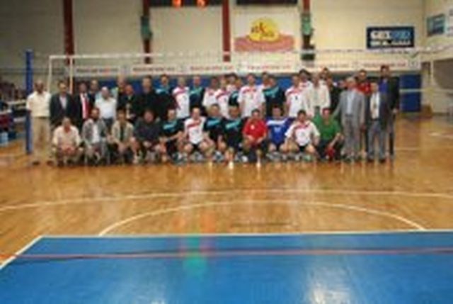 Voleybol Büyükler Liginde şampiyon Gençlergücü