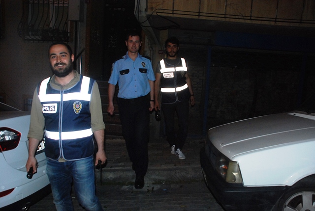 Polis Sokakları Ve Parkları Didik Didik Arıyor