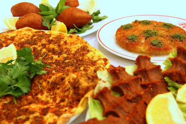 Hollanda Ve Almanya çiğ Köfte İçin Kolları Sıvadı