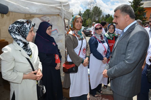 Yetimler Derneğinden Kermes