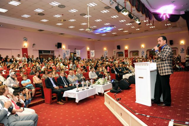 Bilgi Evleri öğrencileri Parmak ısırttı