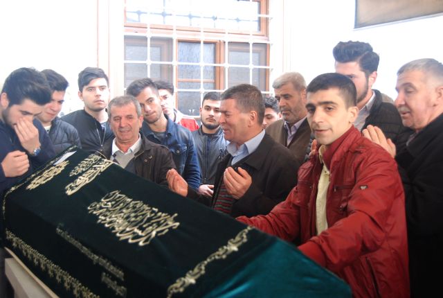 Umut Koç Gözyaşlarıyla Son Yolculuğuna Uğurlandı