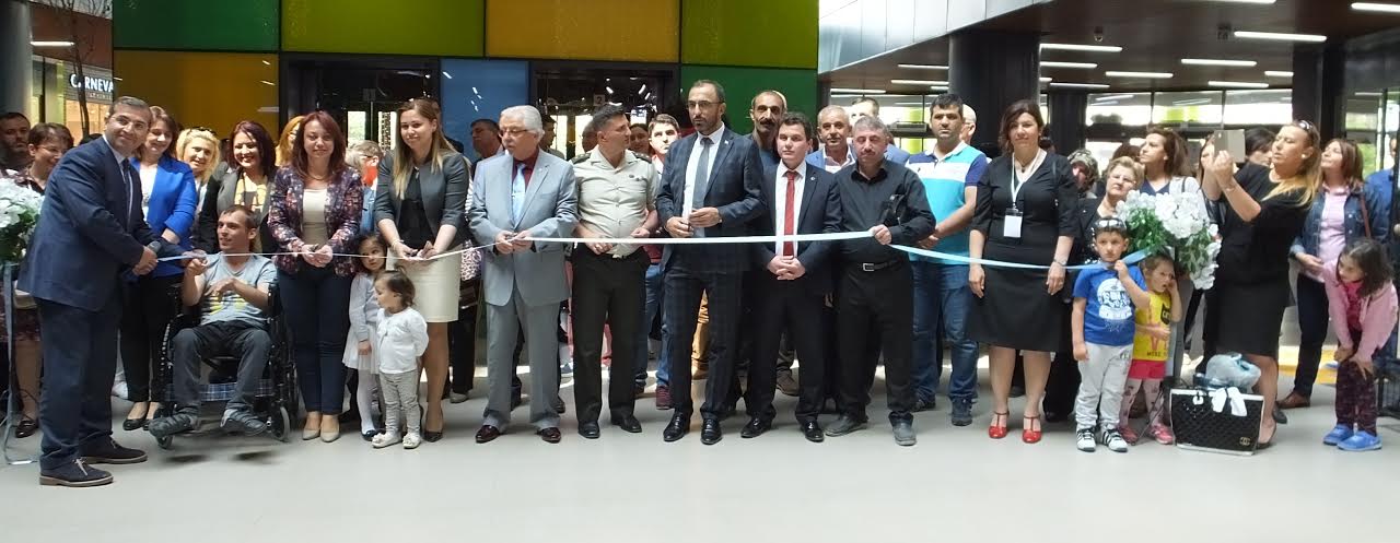 ÇORLU HALK EĞİTİM BAŞARISIYLA TAKDİR TOPLUYOR