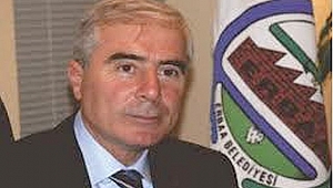 Ahmet Yenihan annesi Huriye Yenihan'ı kaybetmenin acısını yaşadı.