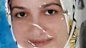 Cani Koca Çocuklarını Bakkala Gönderip Eşini Bıçaklayarak Öldürdü!