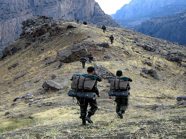 Pkk'lı Teröristler Kendilerini Patlattılar