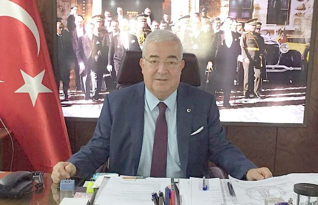 Faik Yılmaz; Geleceğimizi şekillendiren öğretmenlerimize minnettarız