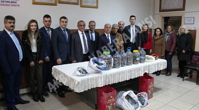 Öğrenciler 1 ton atık pil topladı