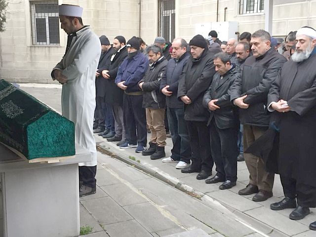 Mustafa Biçer Sevenlerini Geride Bırakarak Hakk'a Yürüdü