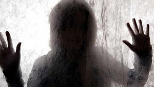 Tacizci Öğretmen Cezaevini Boyladı!