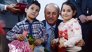 Vali Seyfettin Azizoğlu ; Kitap okuyun, Kayak yapın