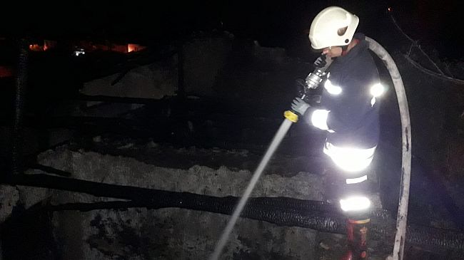 iki Katlı Kerpiç Ev Kül Oldu