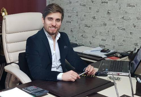 Aykut Kaya çalıştığı gazetenin 27 yaşında patronu oldu