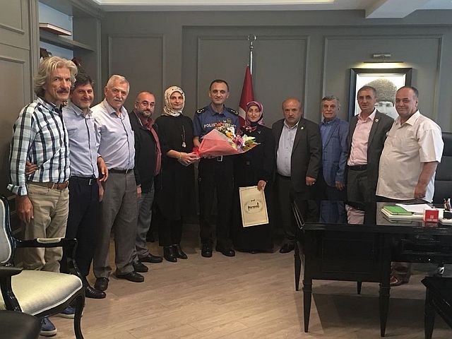 Yalçın Erdem Güngören muhtarlarının tebriklerini kabul etti