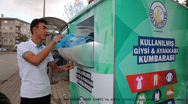 ATIK GİYSİ KUMBARALARI