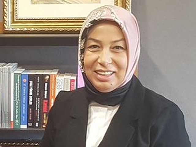 Öznur Çalık; Cumhuriyetimizin Kuruluşunun 100. senesi olan 2023 hedeflerimize doğru kararlılıkla ilerlemekteyiz.