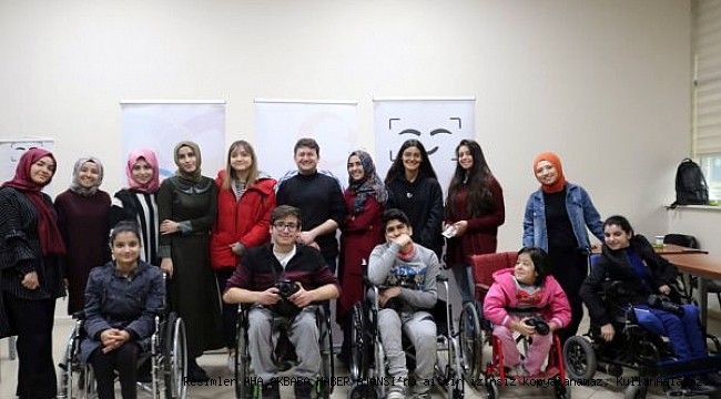 Engelliler kendilerini anlatmak için deklanşöre bastı