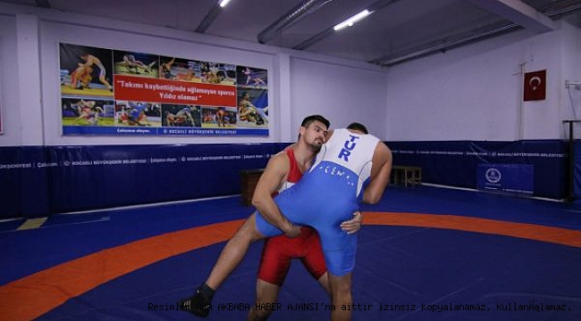 Kağıtsporlu Milli güreşçiler Türkiye Şampiyonası’na gidiyor