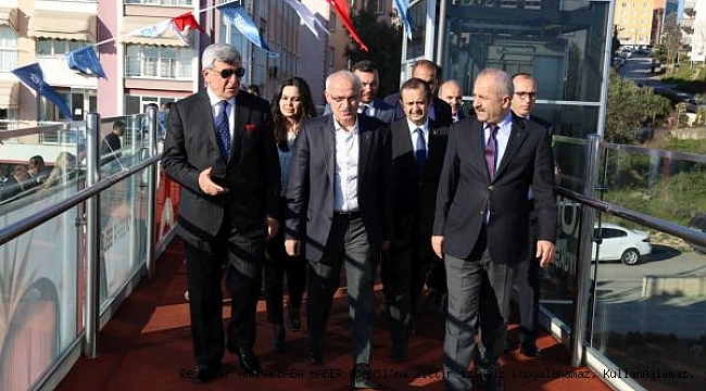 Öğrenciler okullarına bu üst geçit ile güvenle gidecek
