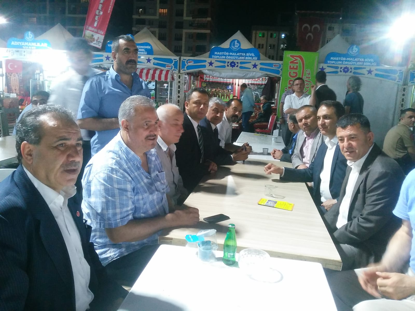 Veli Ağbaba ve CHP kurmayları Bağcılar'a çıkartma yaptı