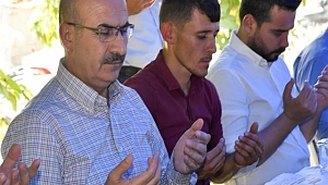 Vali Mahmut Demirtaş şehit Uzman Çavuş Soner Gökçü'nün Mevlidine katıldı