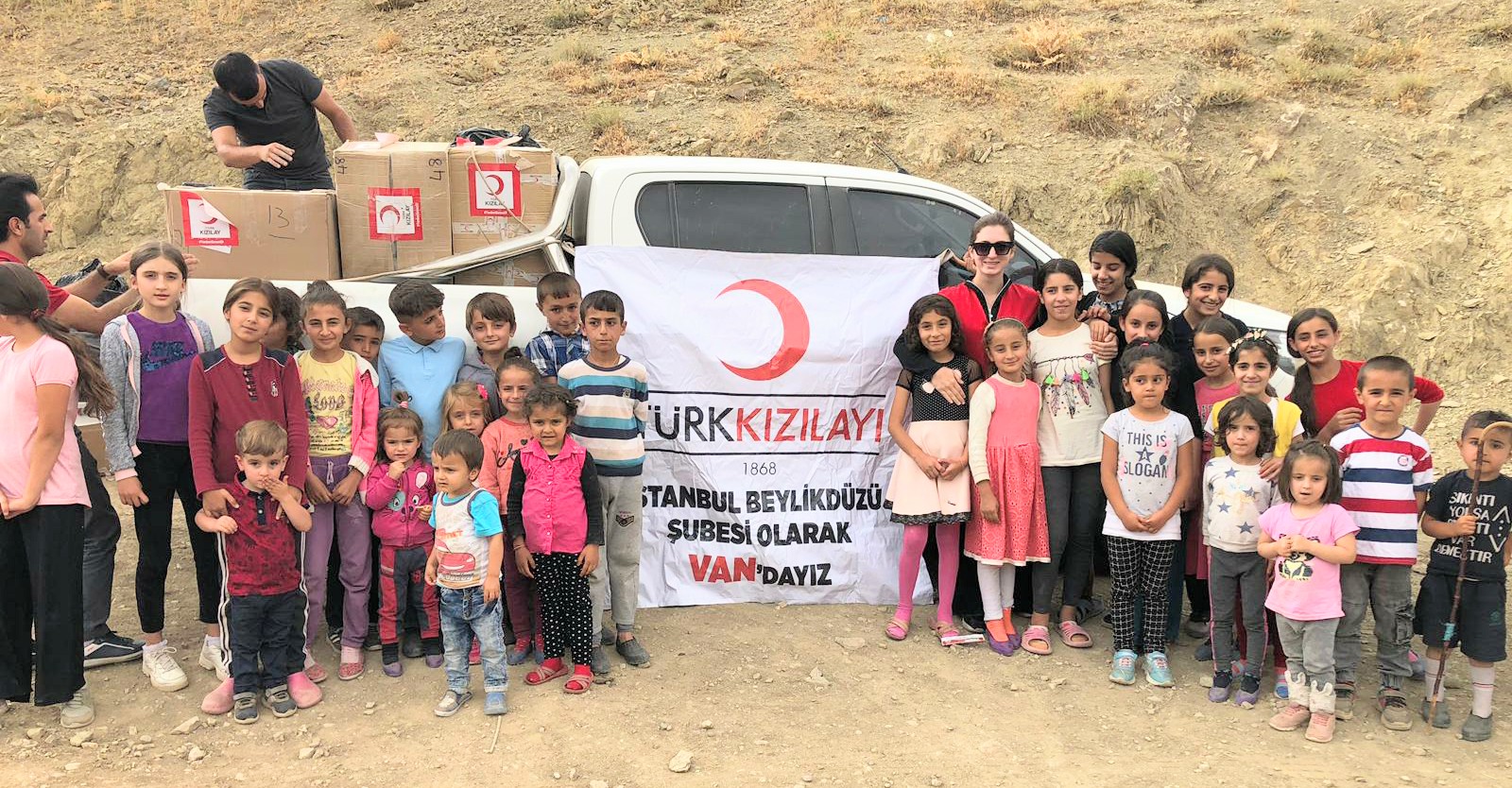 Beylikdüzü Kızılay uzak diyarlarda hayellere, umutlara köprü oldu
