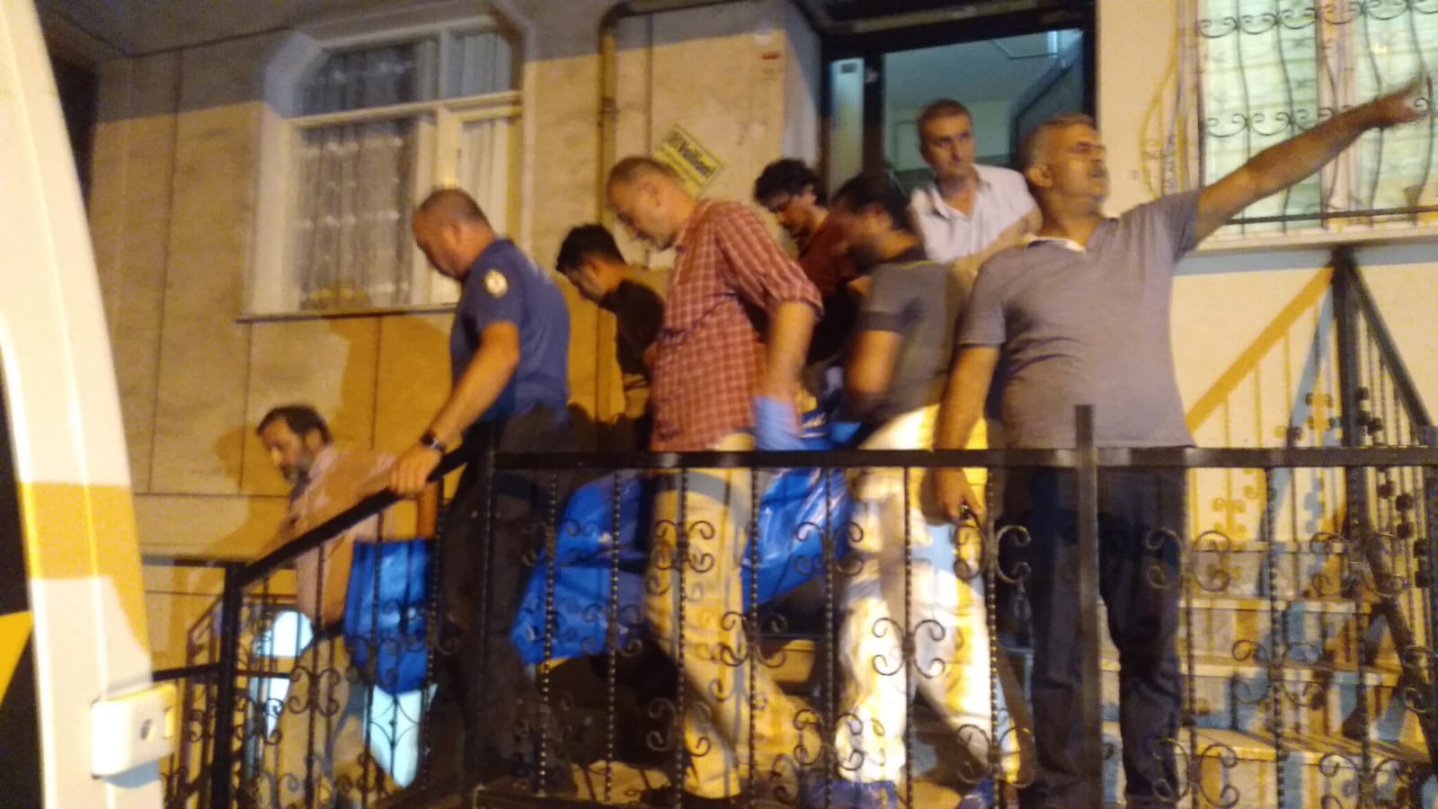 Güngören'de Kadir Ö. eşinin bıçak darbesiyle hayatını kaybetti