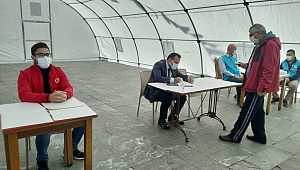 Bornova meydanı AFAD kriz merkezine dönüştü