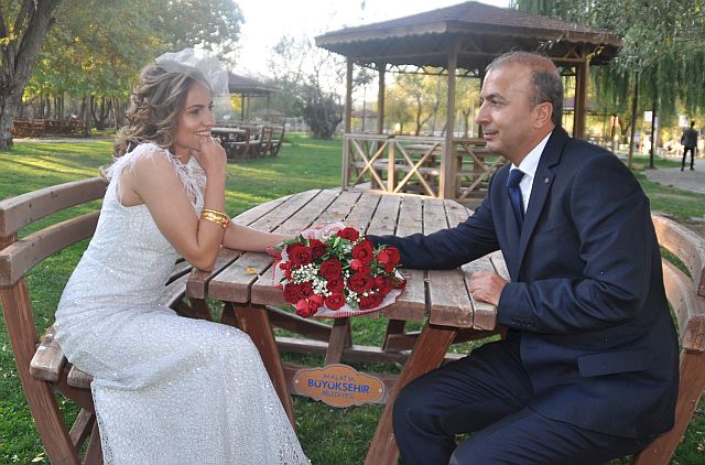 Mehmet İsimbay ve Hilal Karayel mutluluğu nikah masasında buldular