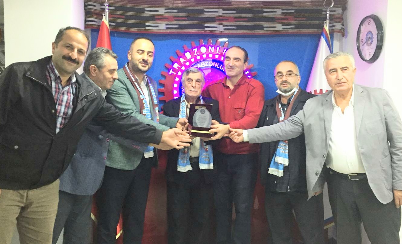 Yılın muhtarı Haznedar mahalle muhtarı Özcan Akkoyun ilan edildi