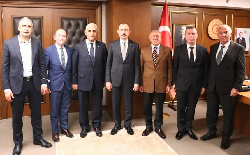 Bakan Dr. Mehmet Muş, Örme sanayicilerini ağırladı
