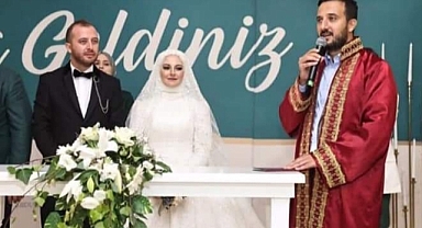 Mücahit Tayyip Yerlikaya nikah masasında Sümeyye Peçe'ye EVET dedi. 