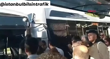  İstanbul Kadıköy'de Metrobüs kazası