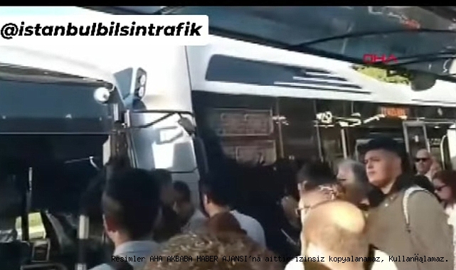 İstanbul Kadıköy'de Metrobüs kazası