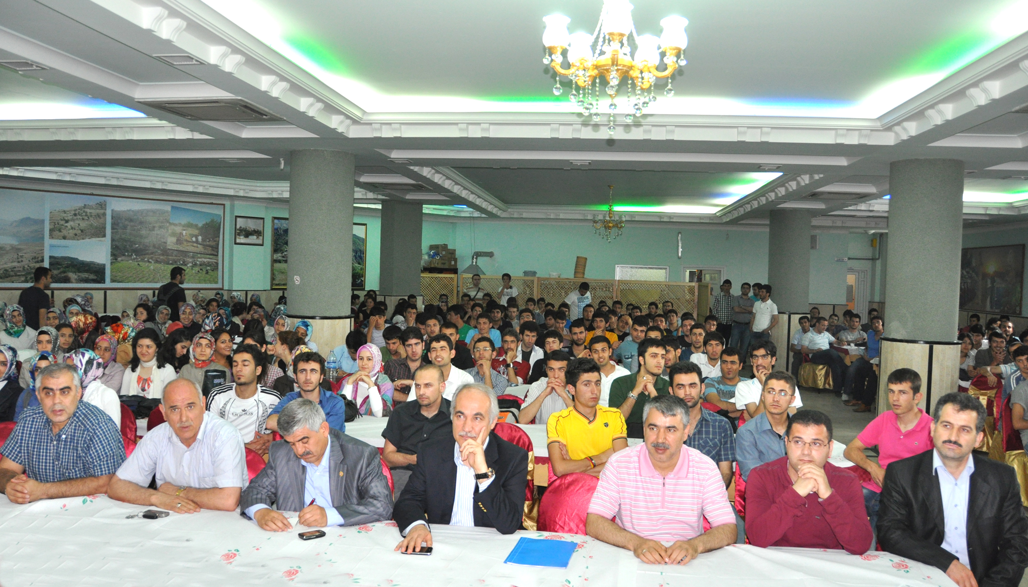 61 öğrenciye Başarı Plaketi Verildi