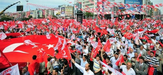 Saadet Kadıköye Sığmadı