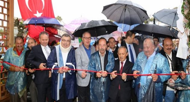 6. Uluslararası Kırklareli Yayla Bolluk Bereket Hasat ve Bağ Bozumu Şenliği başladı.