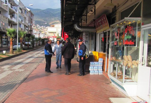 Altınoluk Belediyesinden Kaldırım Düzenlemesi