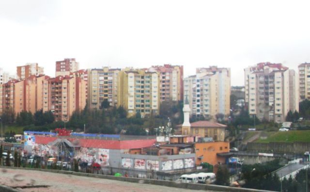 Başakşehir Sular Vadisi Dere Yatağına Plaza Dikilecek