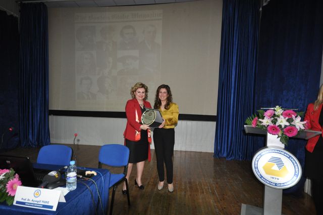 Ayşegül Yıldız Aklın Sınırlarını Anlattı